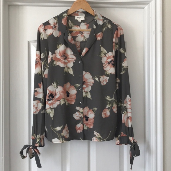 Roolee Tops - Gray button up with pink flowers